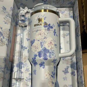 The Stanley x LoveShackFancy Quencher | 40 OZ Everblooming Rosettes